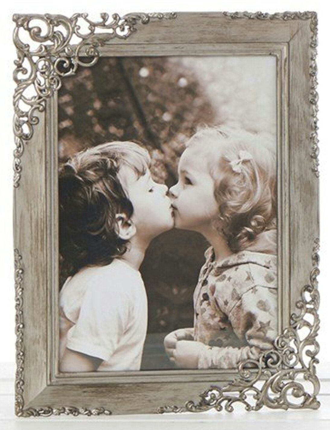Shudehill Lace Rustic Steel Grey Picture Frame for 6" x 4" photograph